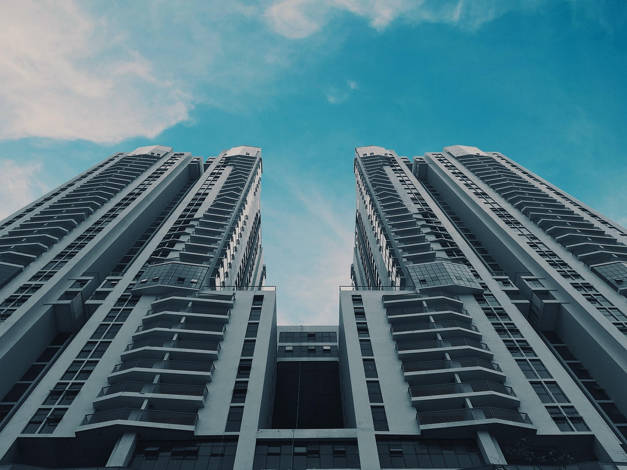 弓驥 第2頁
