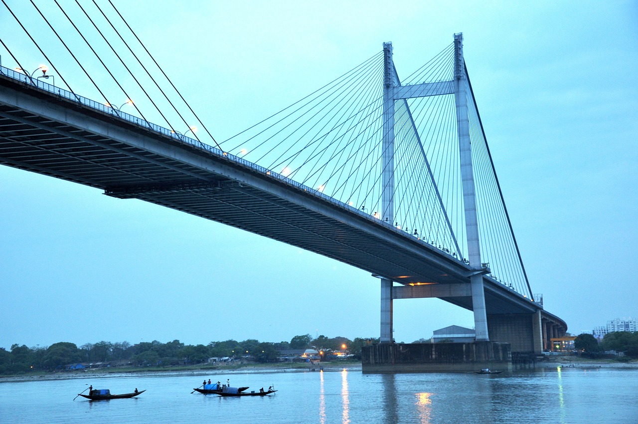 道路橋梁養(yǎng)護(hù)加固維修，道路橋梁養(yǎng)護(hù)加固維修方案