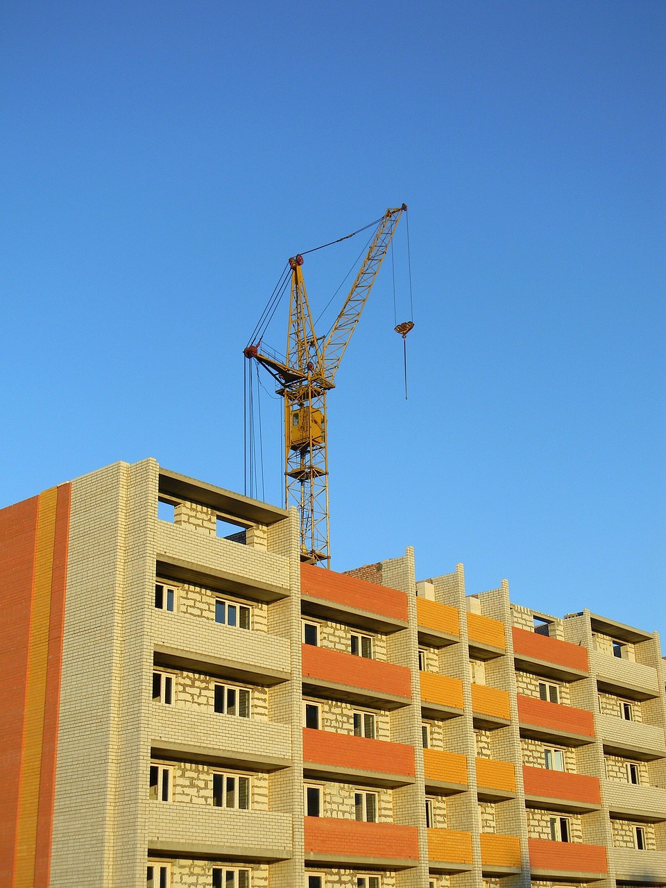 房屋建筑加固實(shí)施施工方案，房屋建筑加固實(shí)施施工方案怎么寫(xiě)
