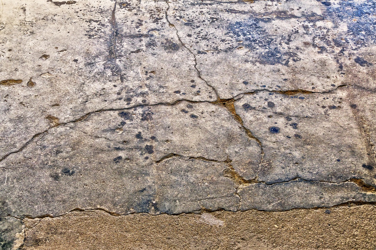 水泥墻裂縫漏水用什么修補(bǔ)，水泥墻裂縫漏水用什么修補(bǔ)還耐高溫